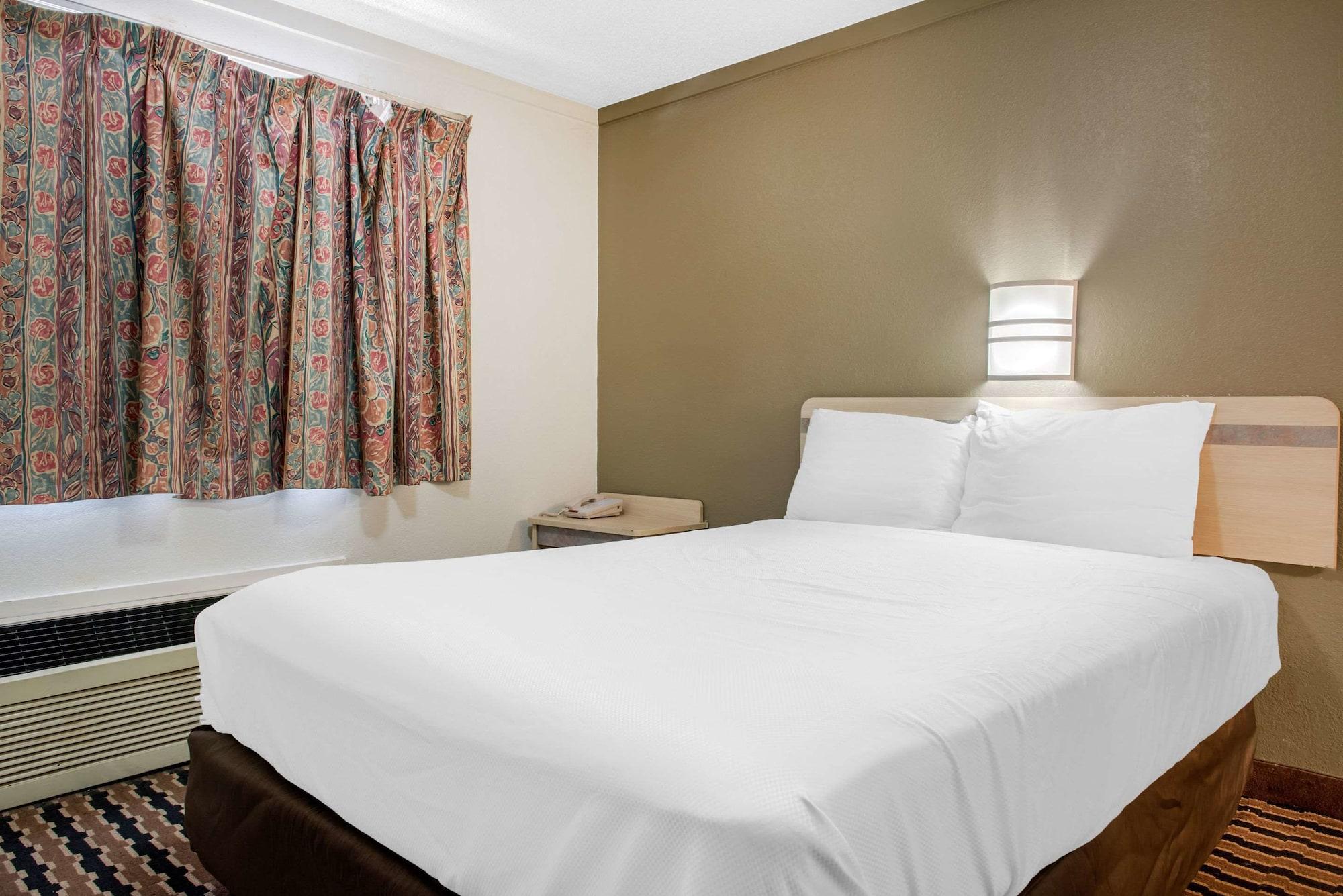 Rodeway Inn Sharonville Eksteriør billede