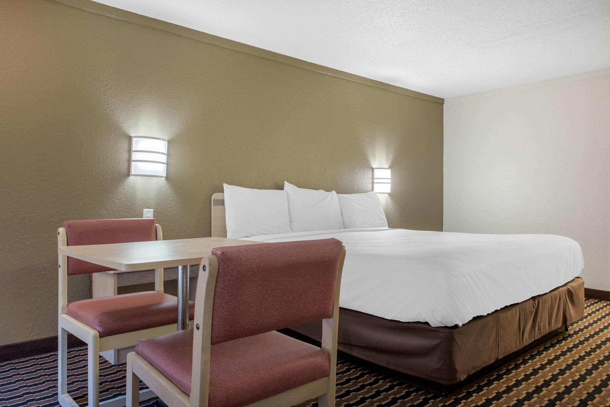 Rodeway Inn Sharonville Eksteriør billede
