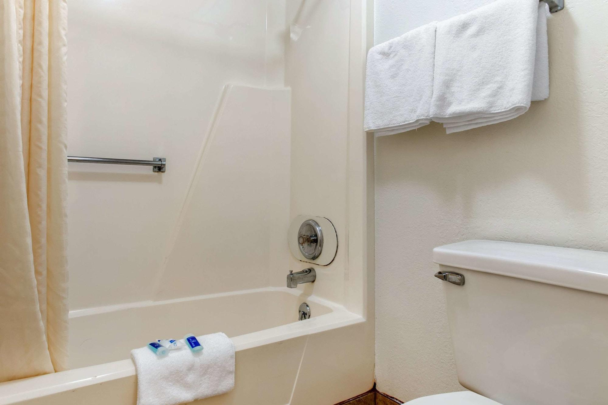 Rodeway Inn Sharonville Eksteriør billede